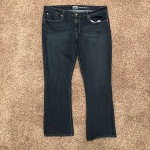 Levi’s Signature Plus Size Modern Bootcut Jeans